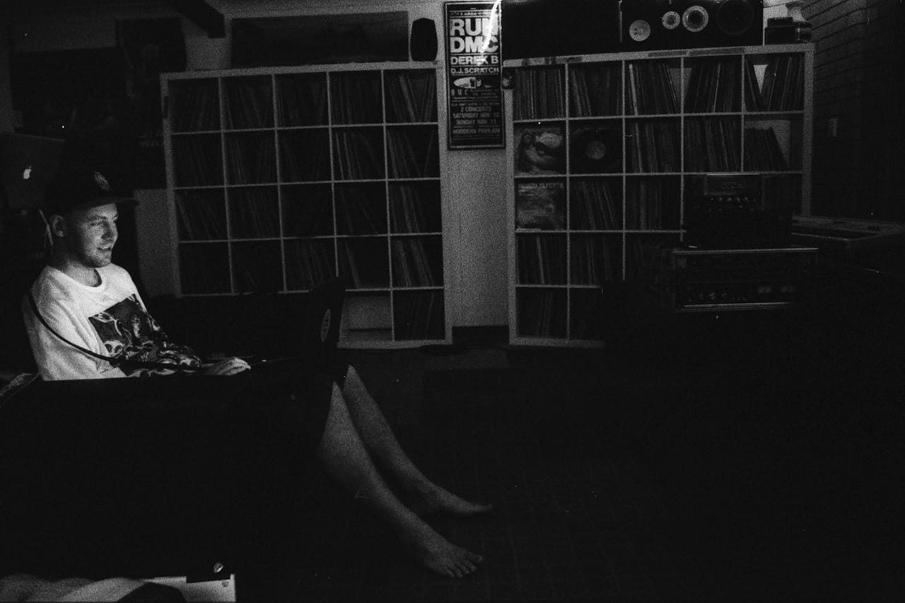 Al Mawdsley chilling back at the Hydrofunk farm studio after watching Boadrum111 rehearsals 